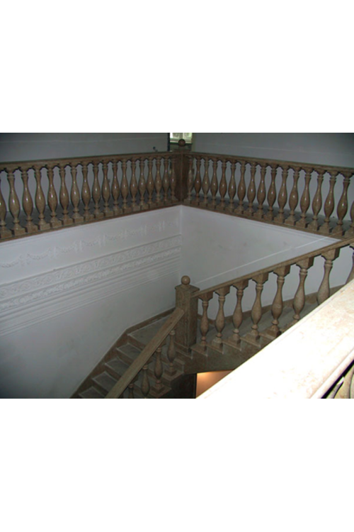 Лестница-93 (перила с балясинами) Гранитная лестница из зарубежного гранита «Тибериус»